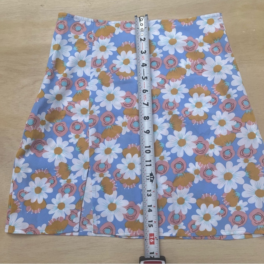 SHEIN mini floral purple skirt size xs zipper - Picture 3 of 9